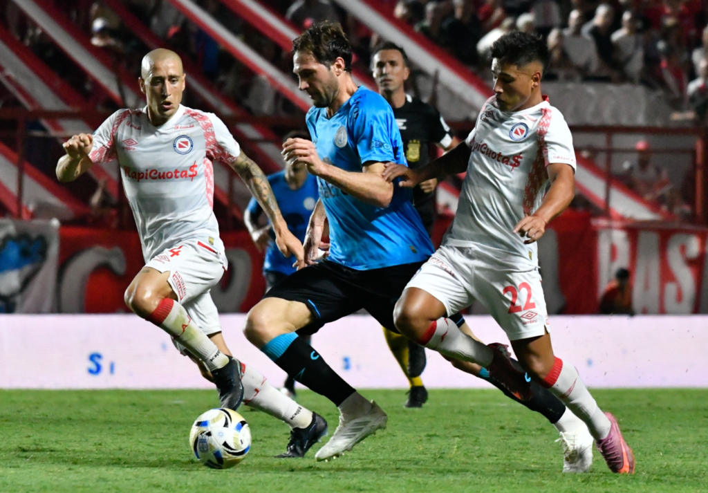 Argentinos y Belgrano no se sacaron ventaja por el Torneo Apertura ...